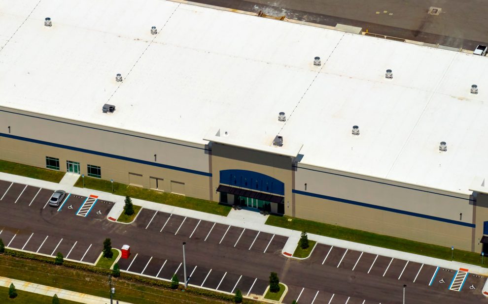 Nave logística diseñada por empresas inmologísticas